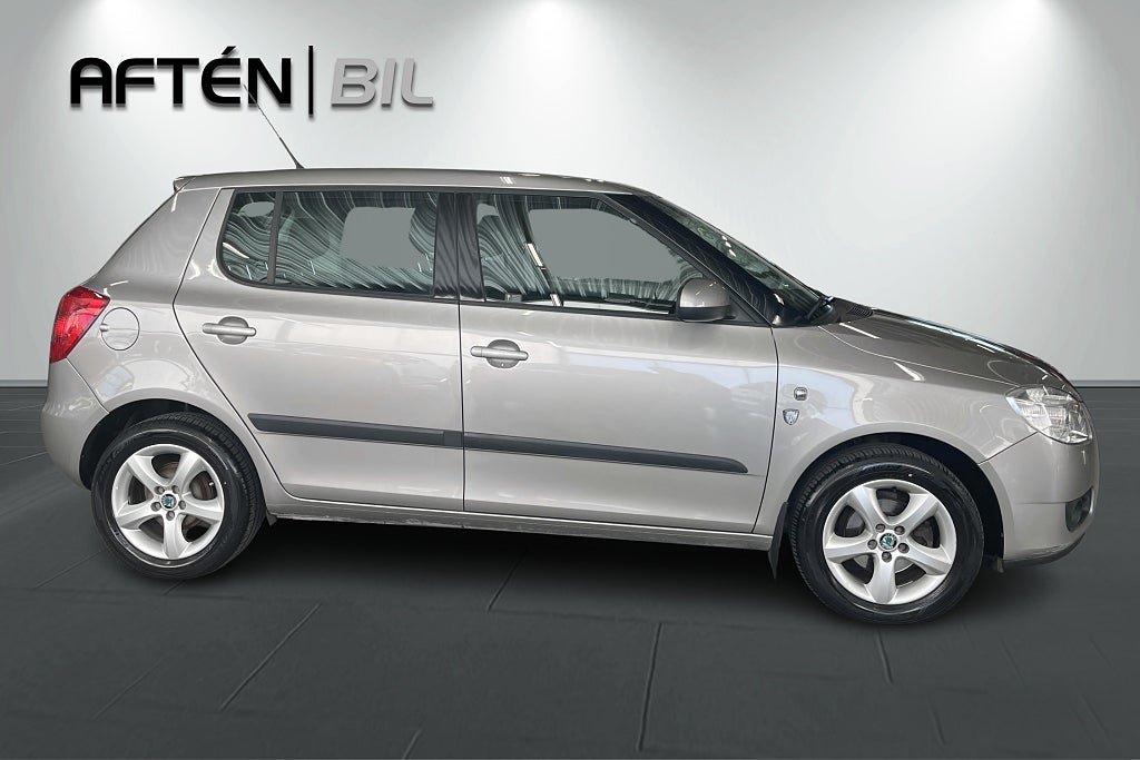 Vehicle Image 7