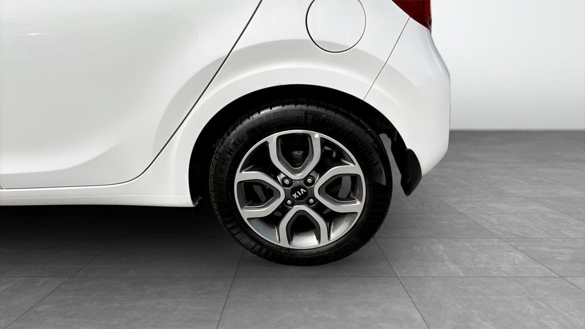 Vehicle Image 6