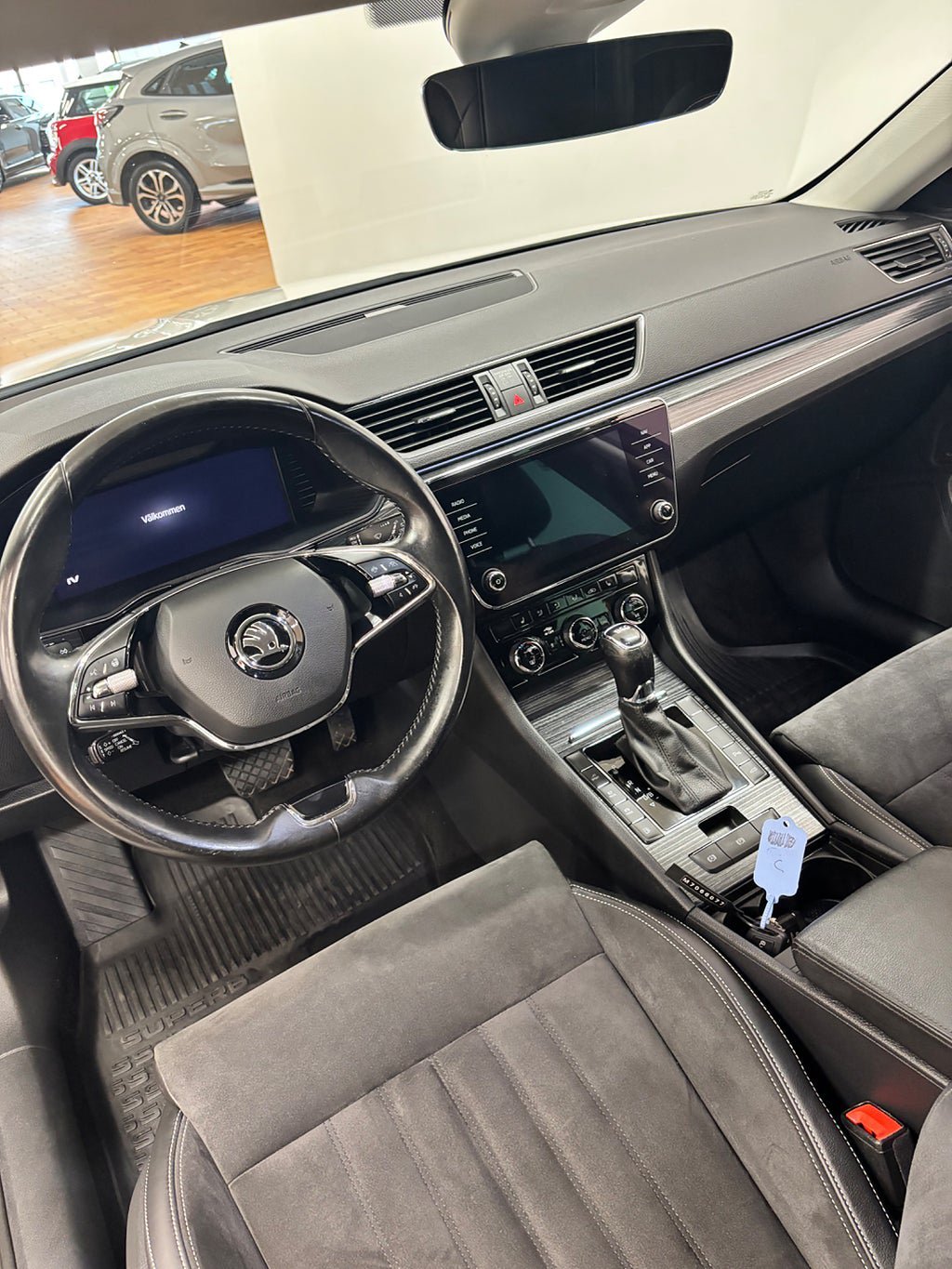 Vehicle Image 10