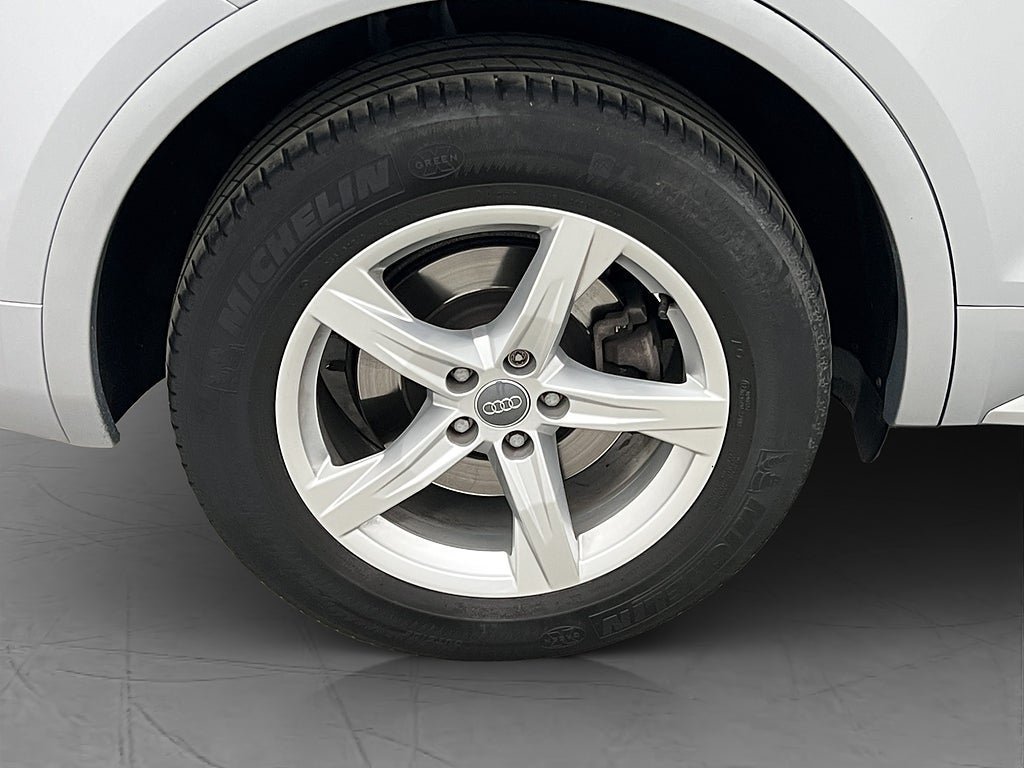 Vehicle Image 31
