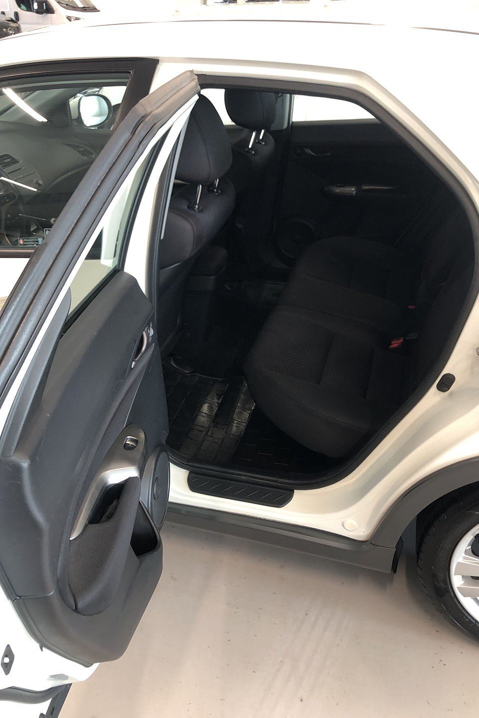 Vehicle Image 8