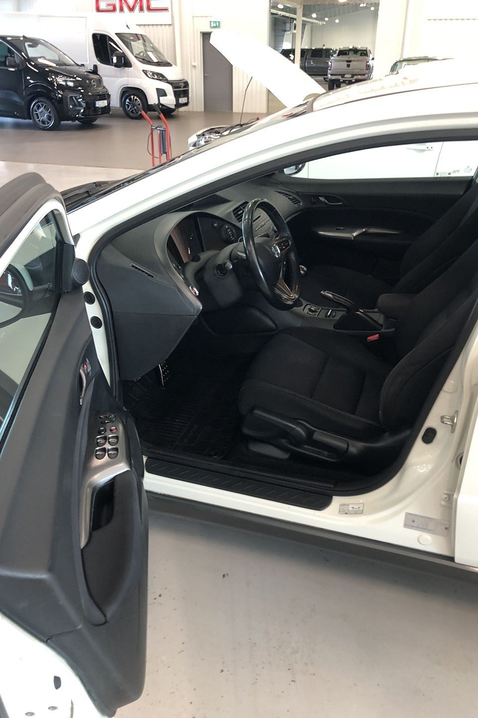 Vehicle Image 11