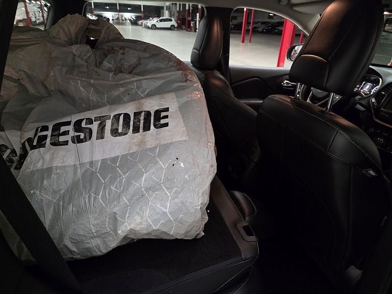 Vehicle Image 5