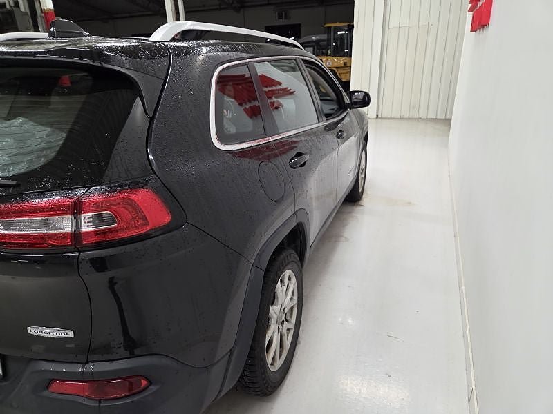 Vehicle Image 6
