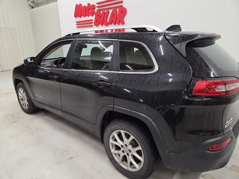 Vehicle Image 9