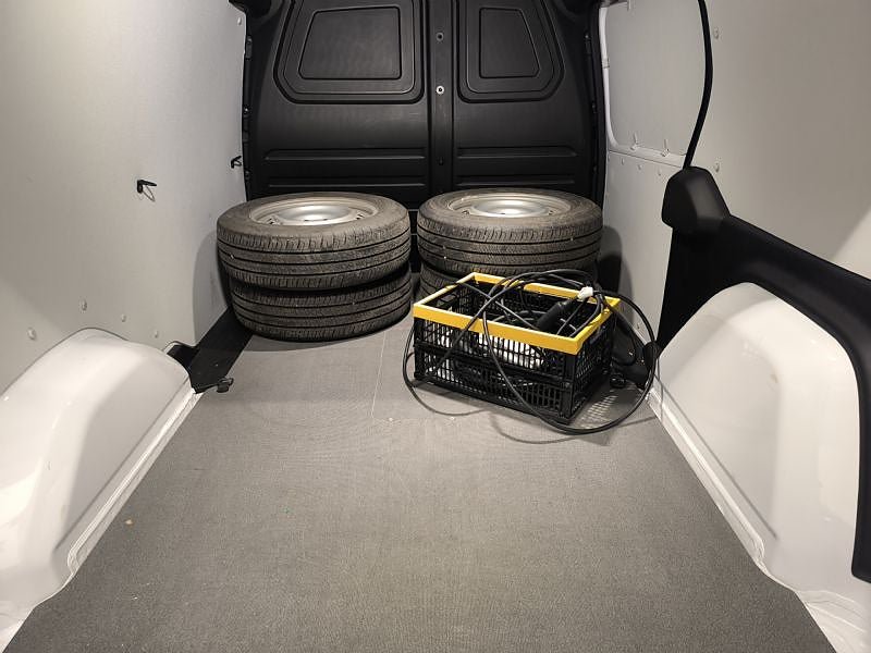 Vehicle Image 8