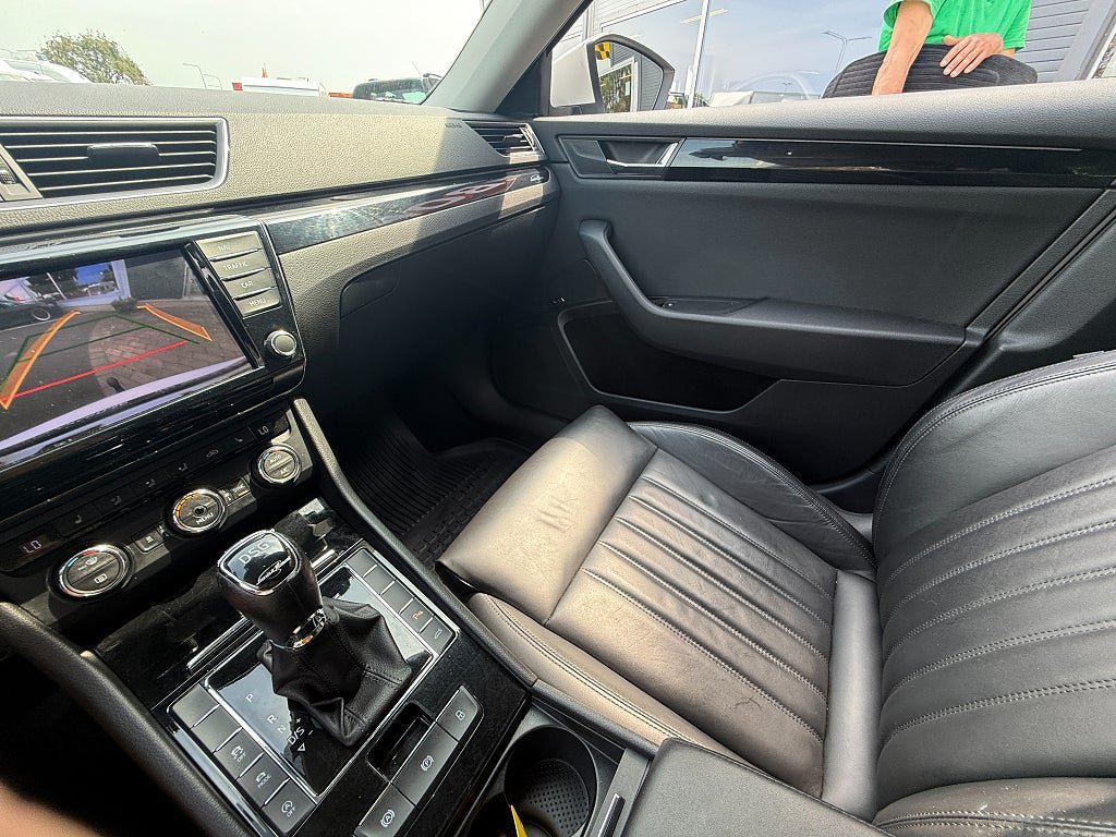 Vehicle Image 17
