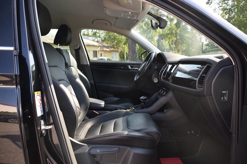Vehicle Image 9