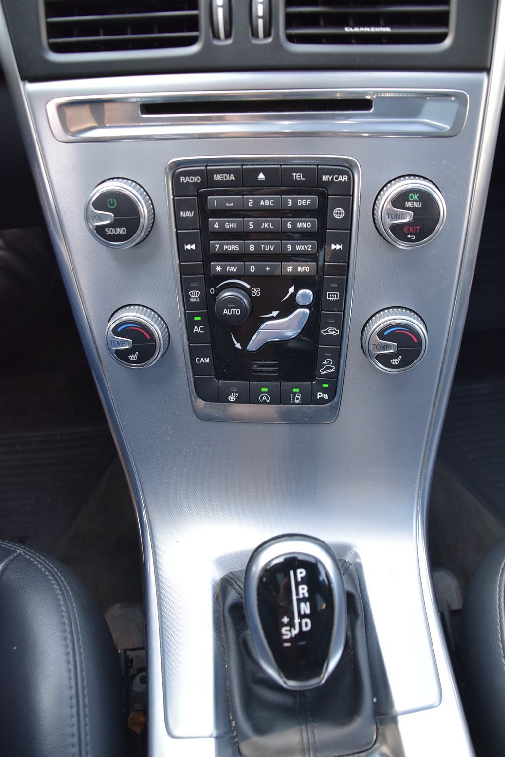 Vehicle Image 18