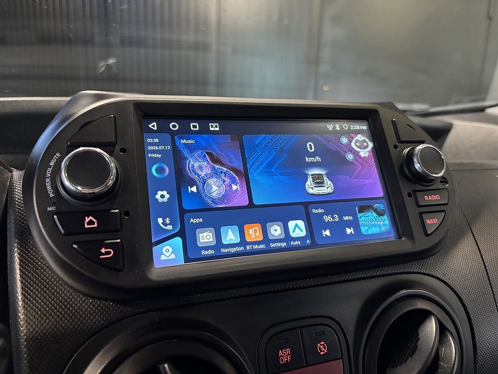 Vehicle Image 14
