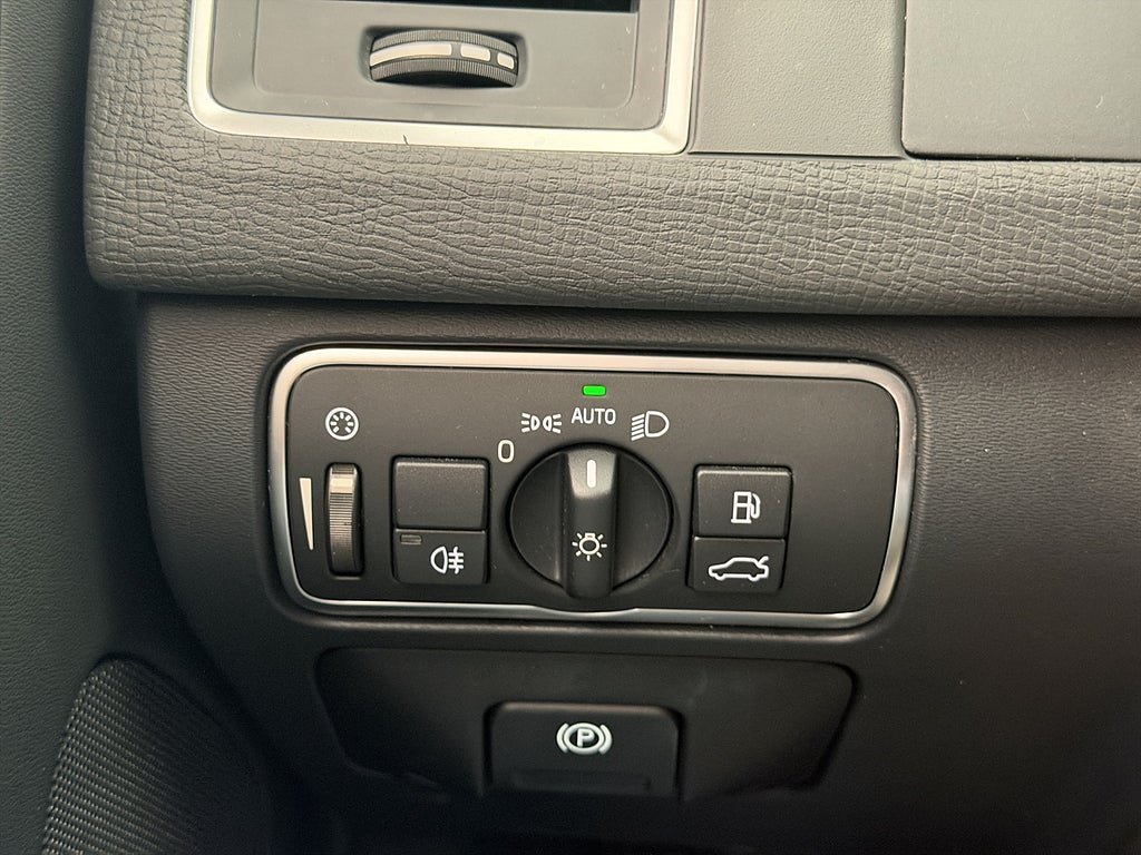 Vehicle Image 29