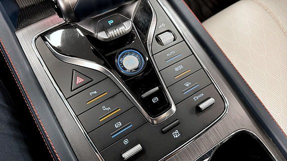 Vehicle Image 24