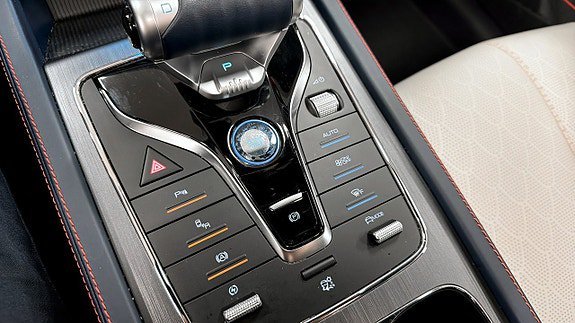 Vehicle Image 24
