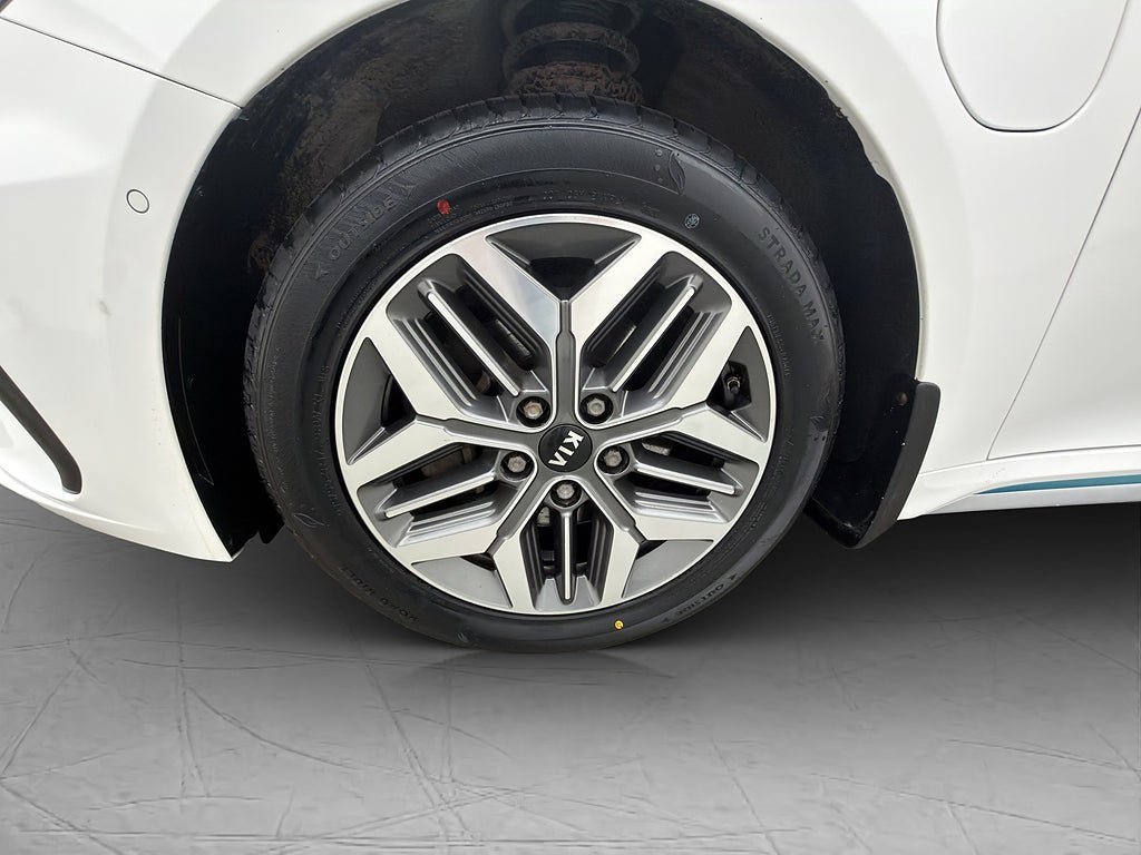 Vehicle Image 32