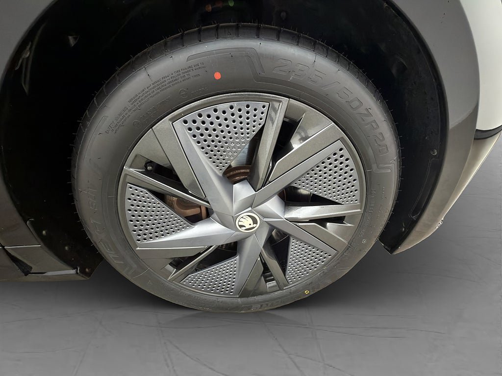 Vehicle Image 38