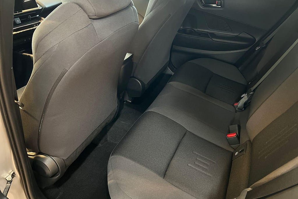 Vehicle Image 16