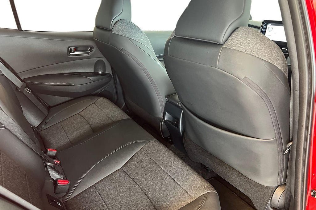 Vehicle Image 16