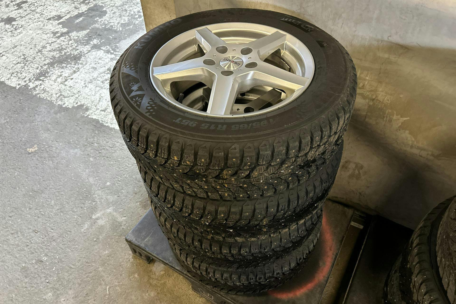 Vehicle Image 13