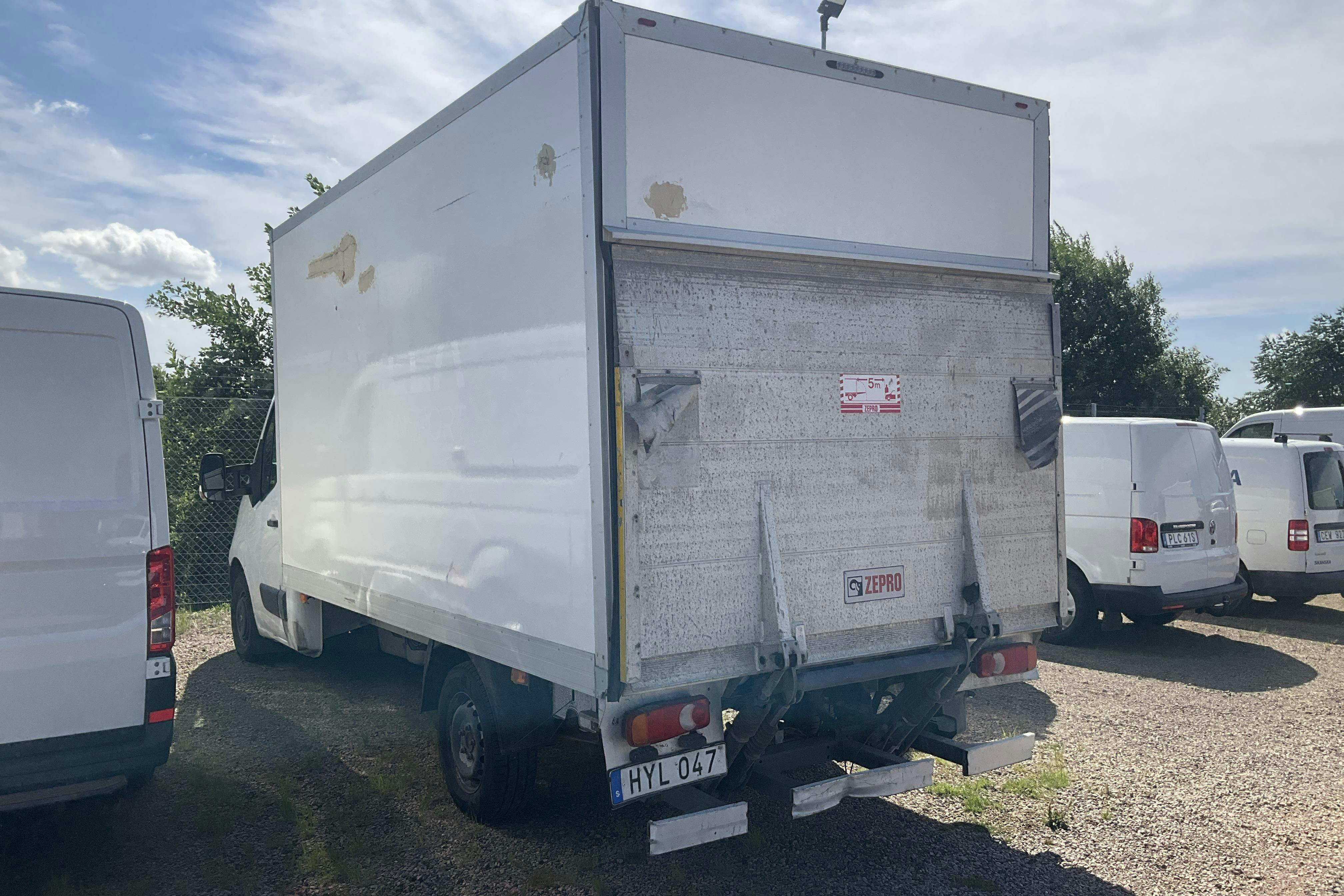 Vehicle Image 11