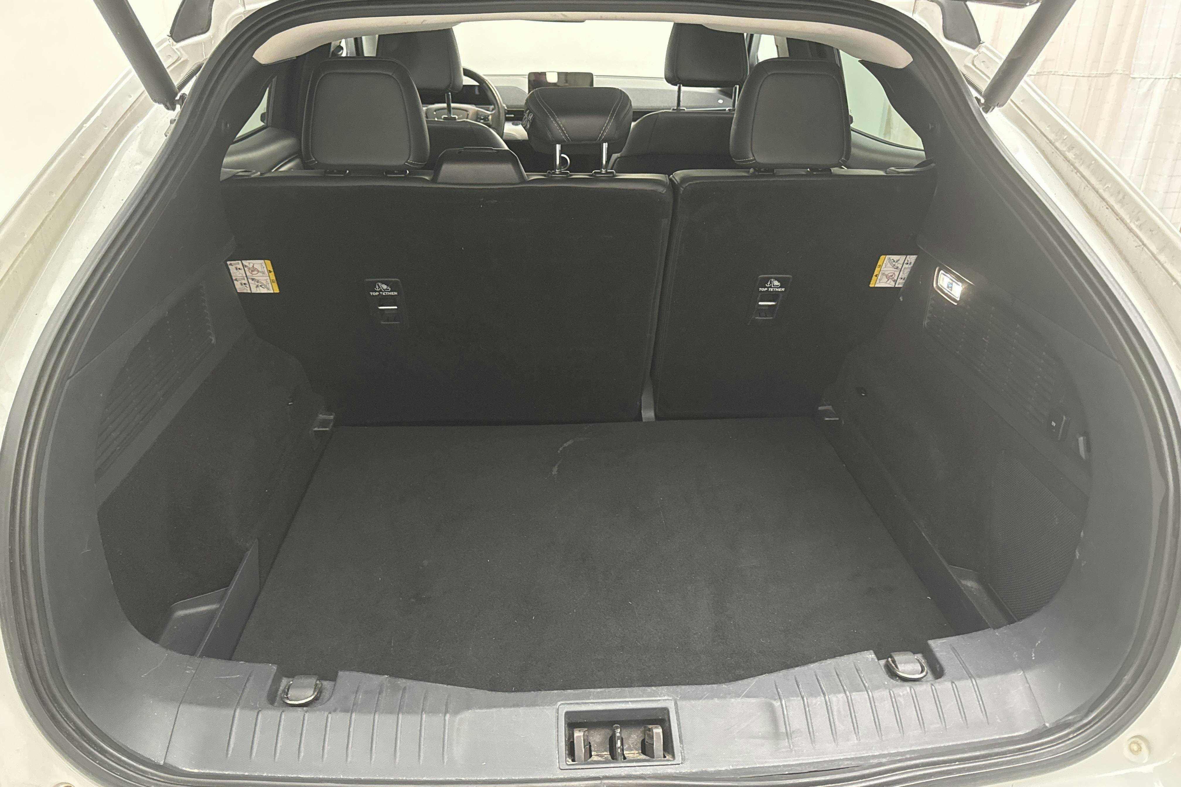 Vehicle Image 9