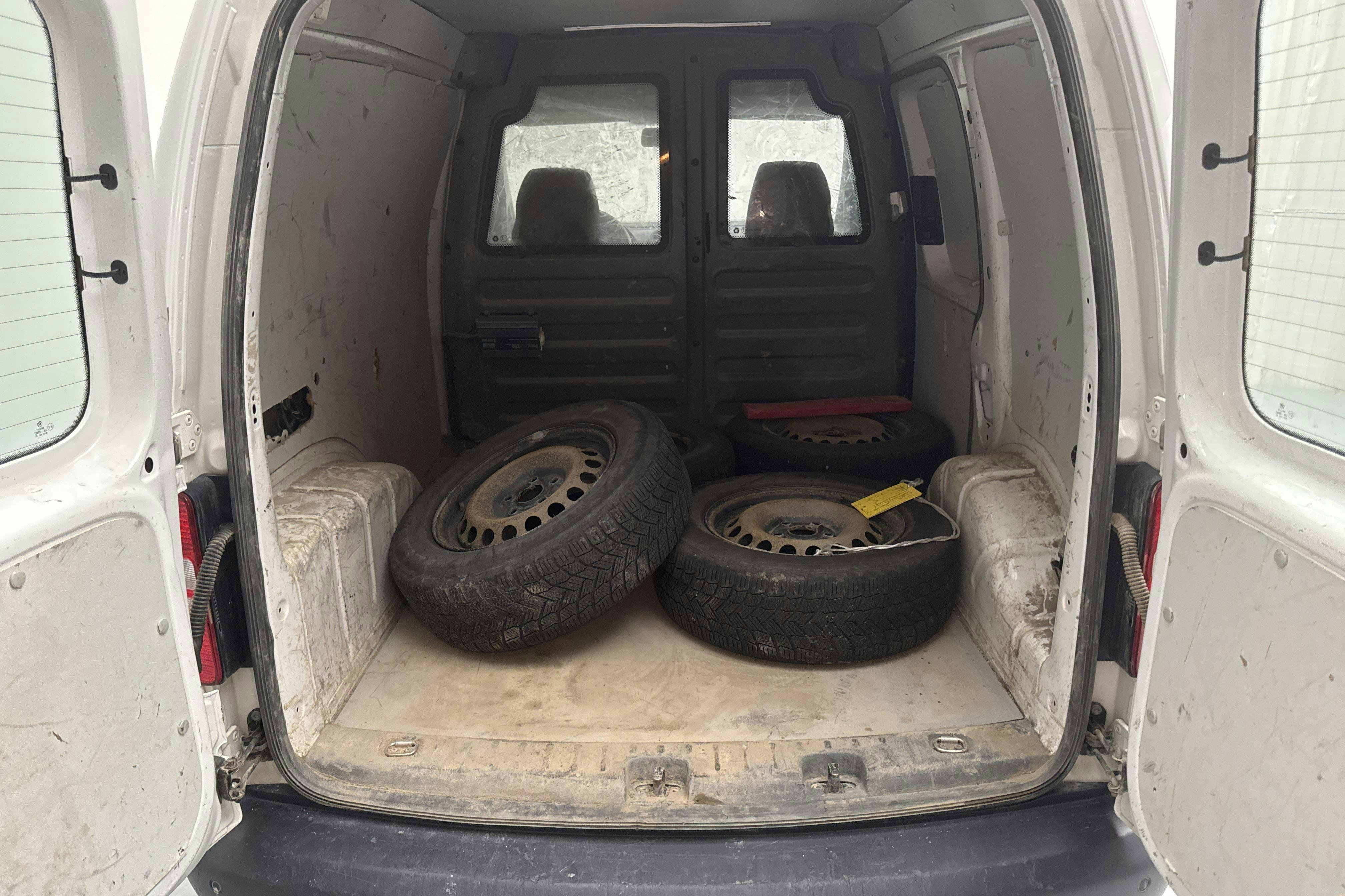 Vehicle Image 8
