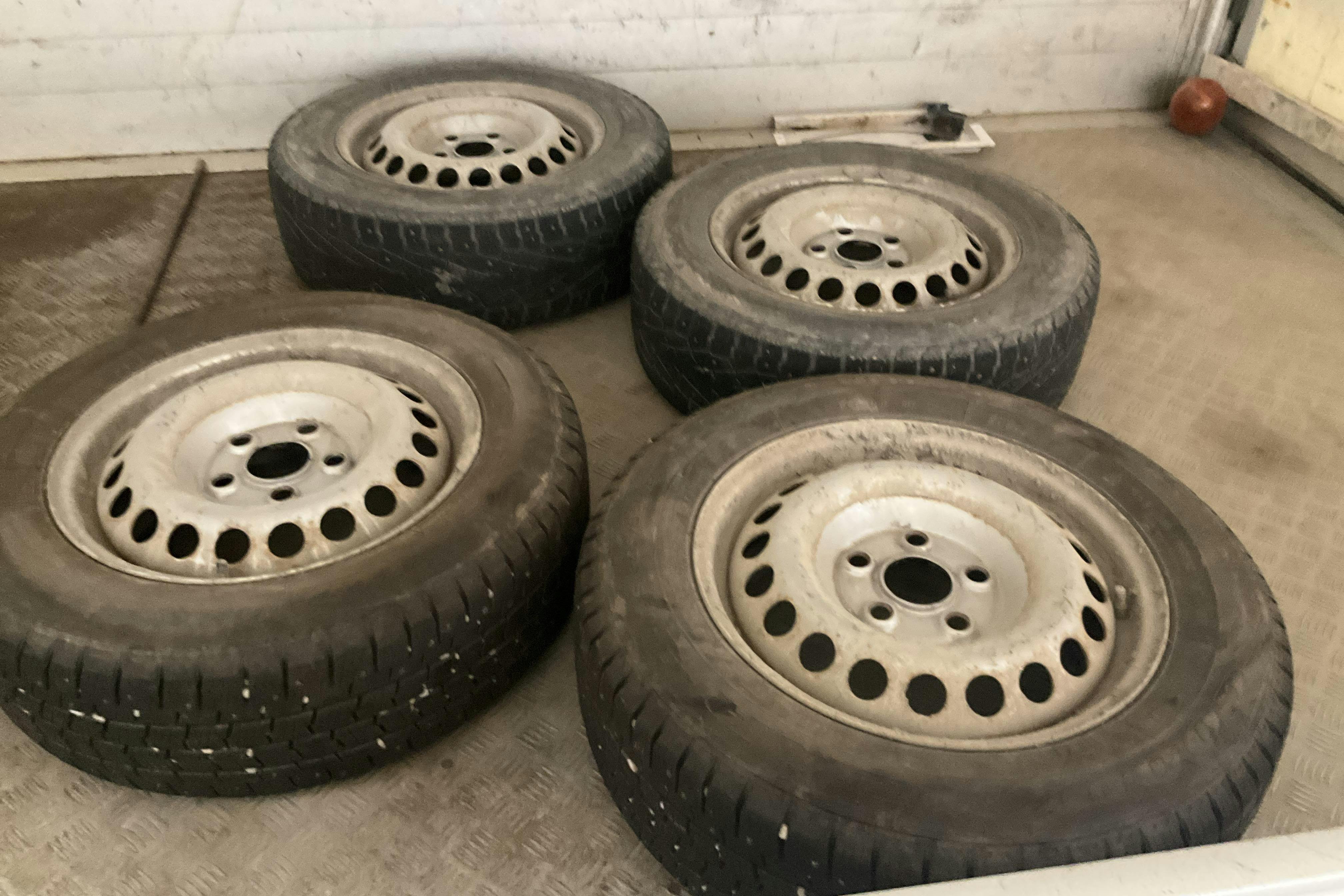 Vehicle Image 12
