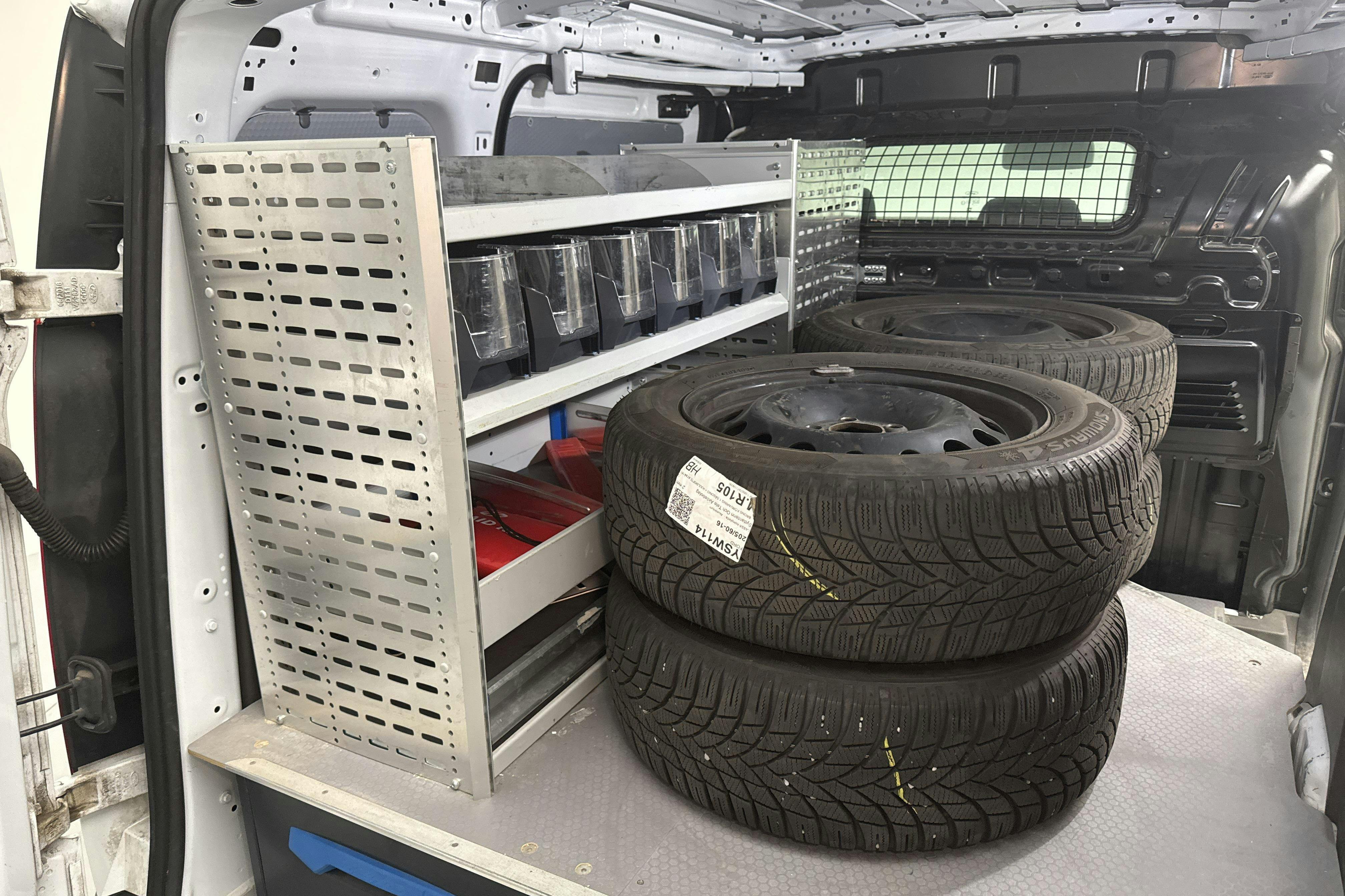 Vehicle Image 14