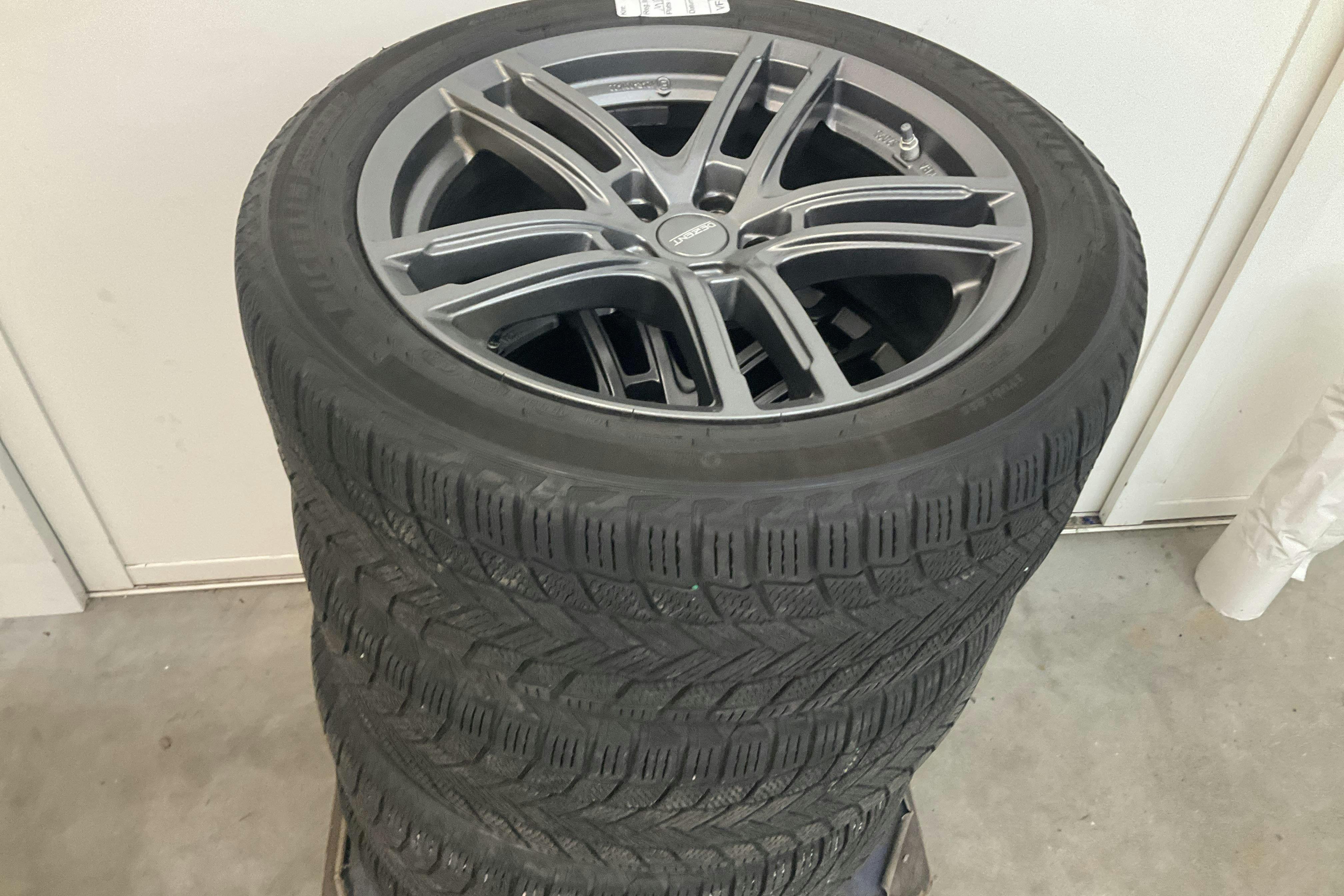 Vehicle Image 21