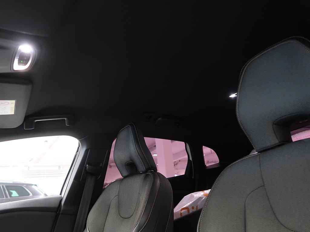 Vehicle Image 38