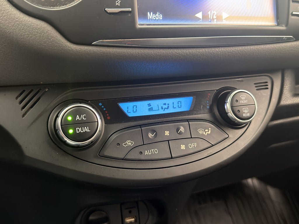 Vehicle Image 22