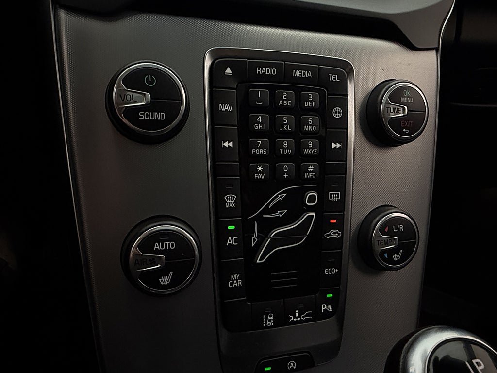 Vehicle Image 24