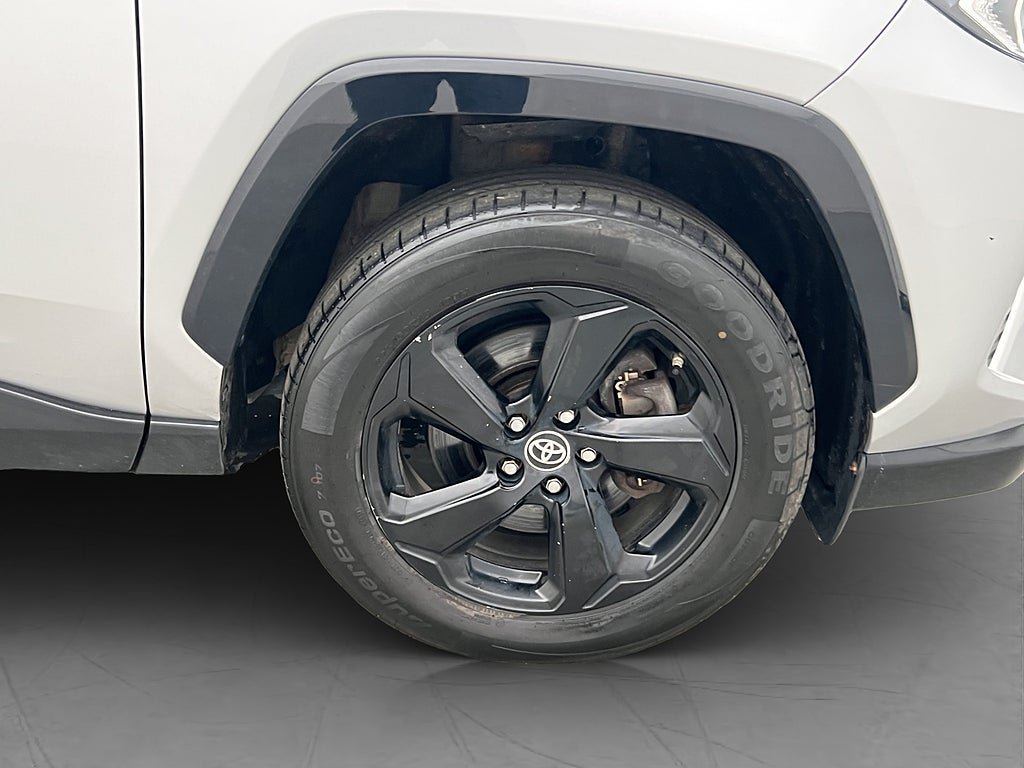 Vehicle Image 30