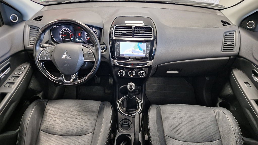 Vehicle Image 8