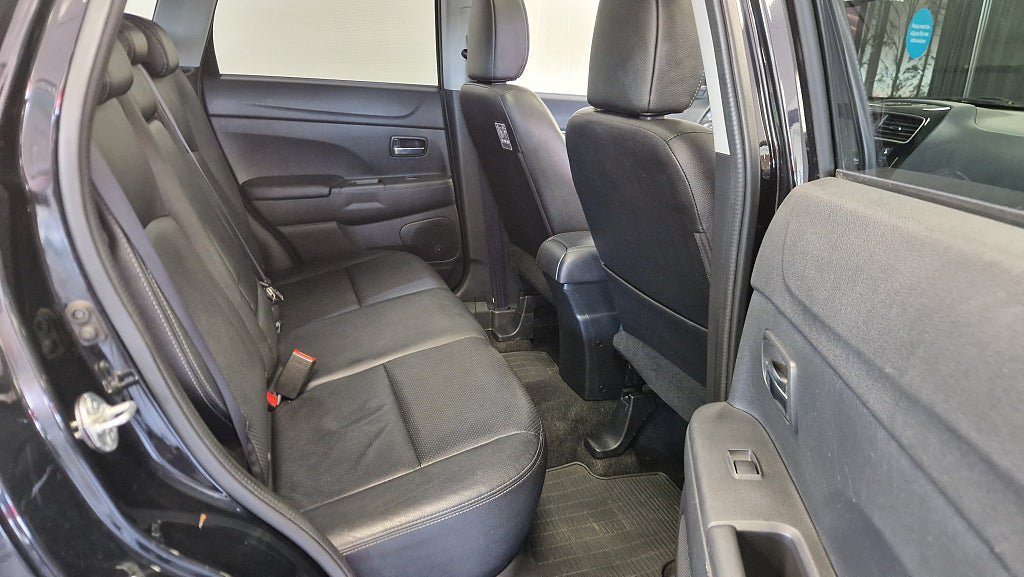 Vehicle Image 10