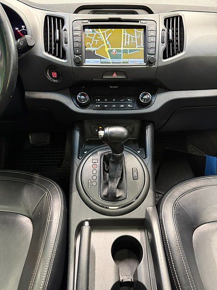 Vehicle Image 16