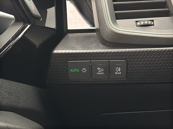 Vehicle Image 26