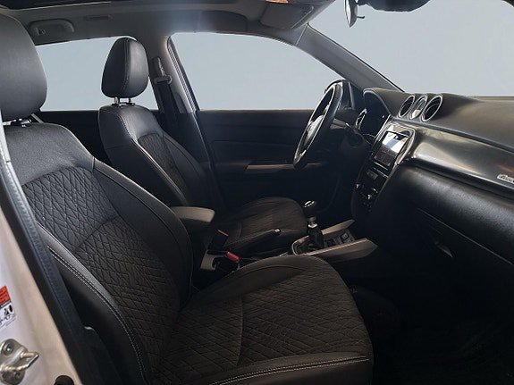 Vehicle Image 10