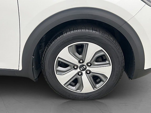 Vehicle Image 32