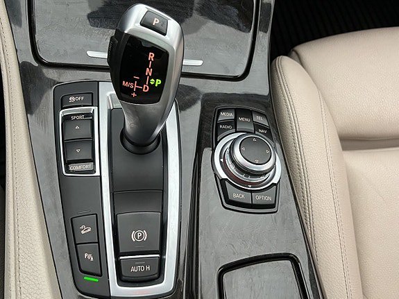 Vehicle Image 28