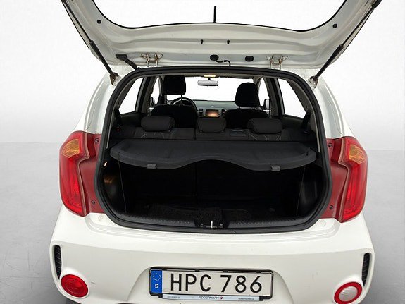 Vehicle Image 16