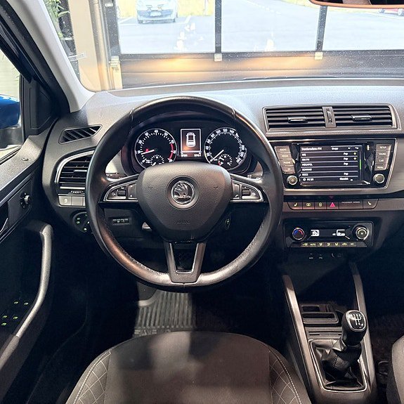Vehicle Image 17