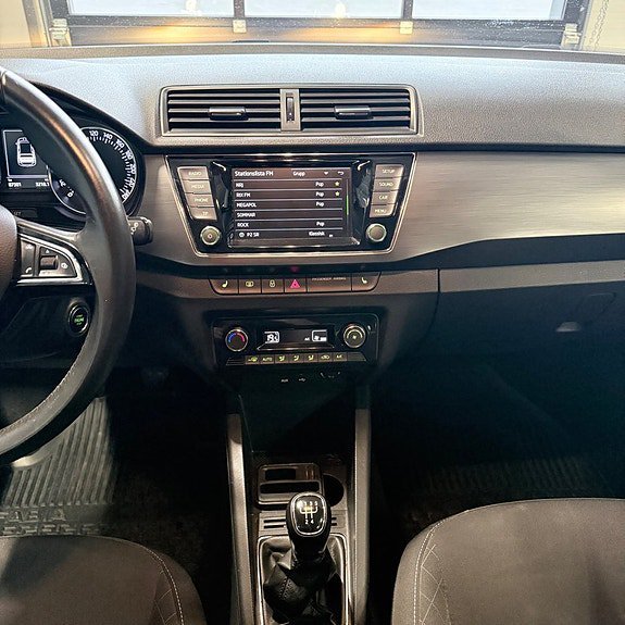 Vehicle Image 18