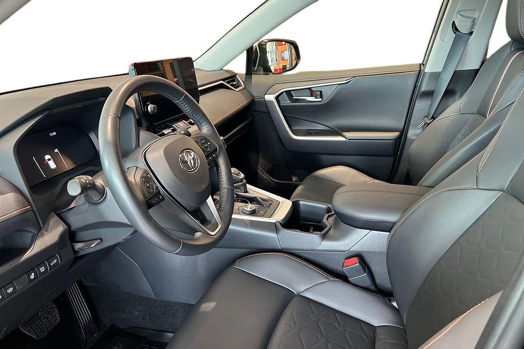 Vehicle Image 14
