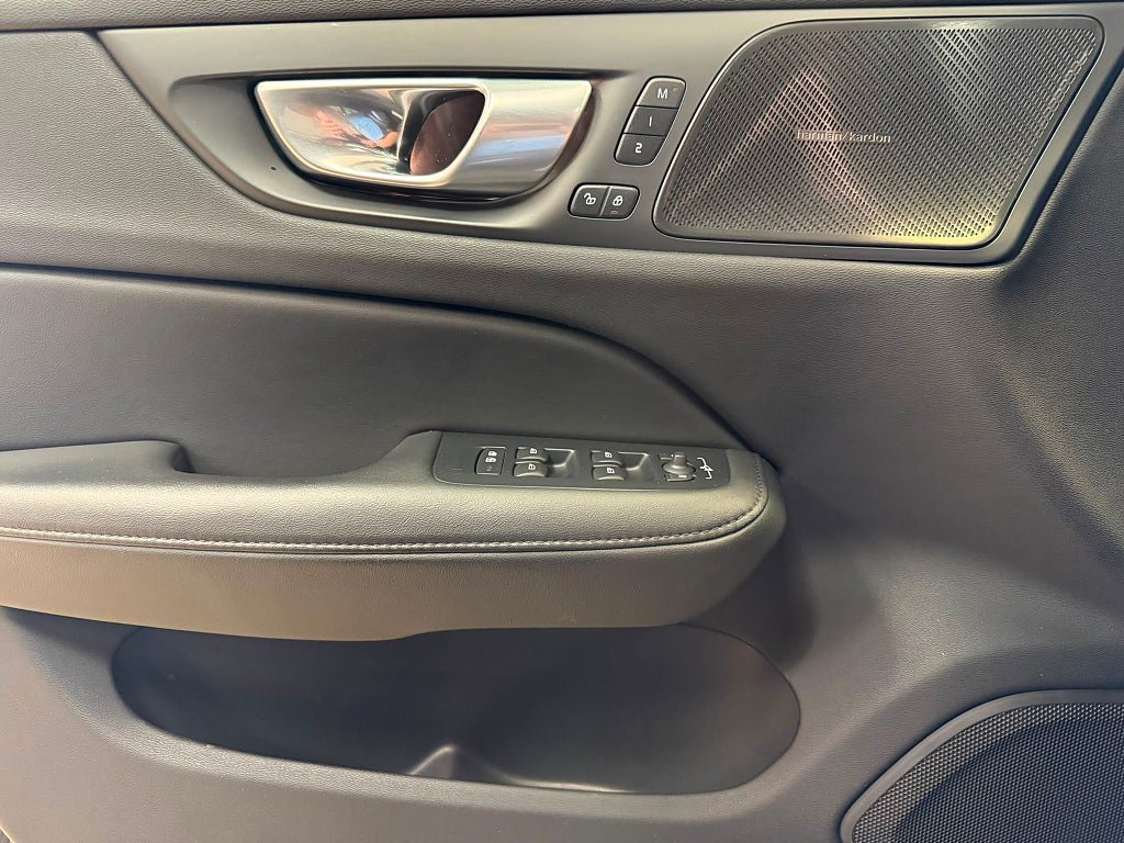 Vehicle Image 28