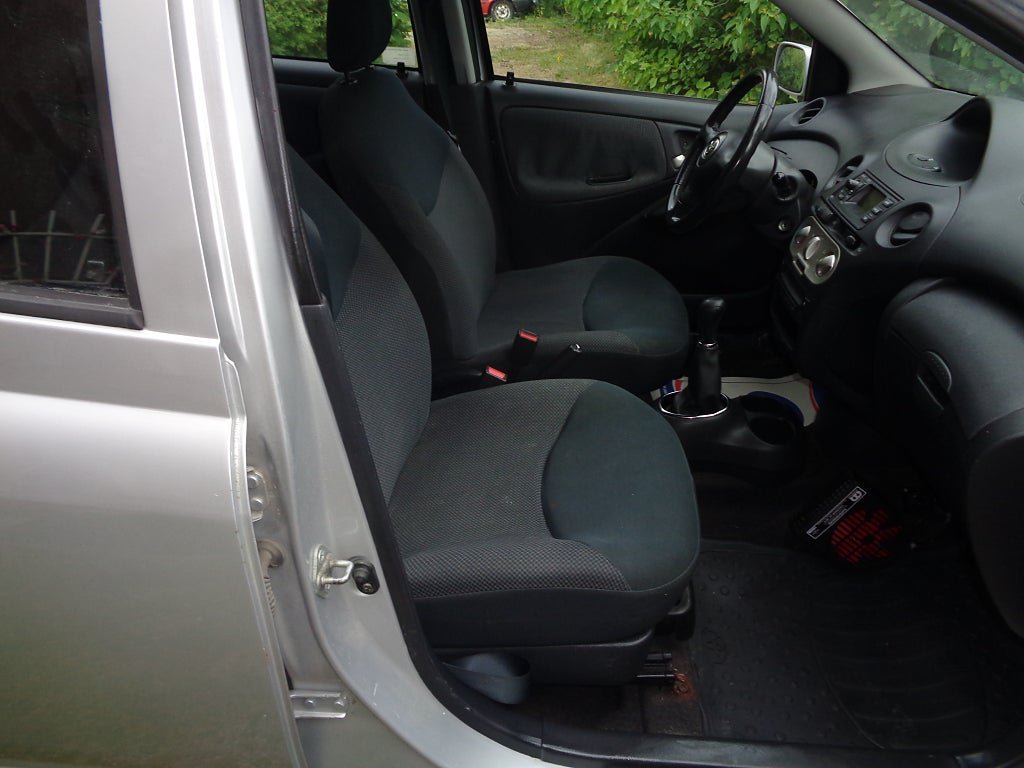Vehicle Image 25