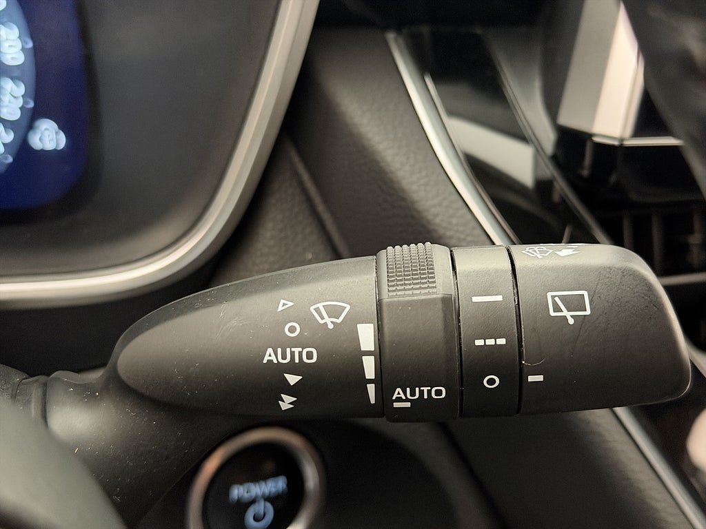 Vehicle Image 23