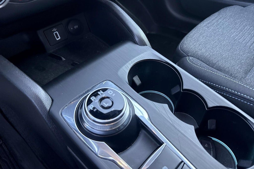 Vehicle Image 16