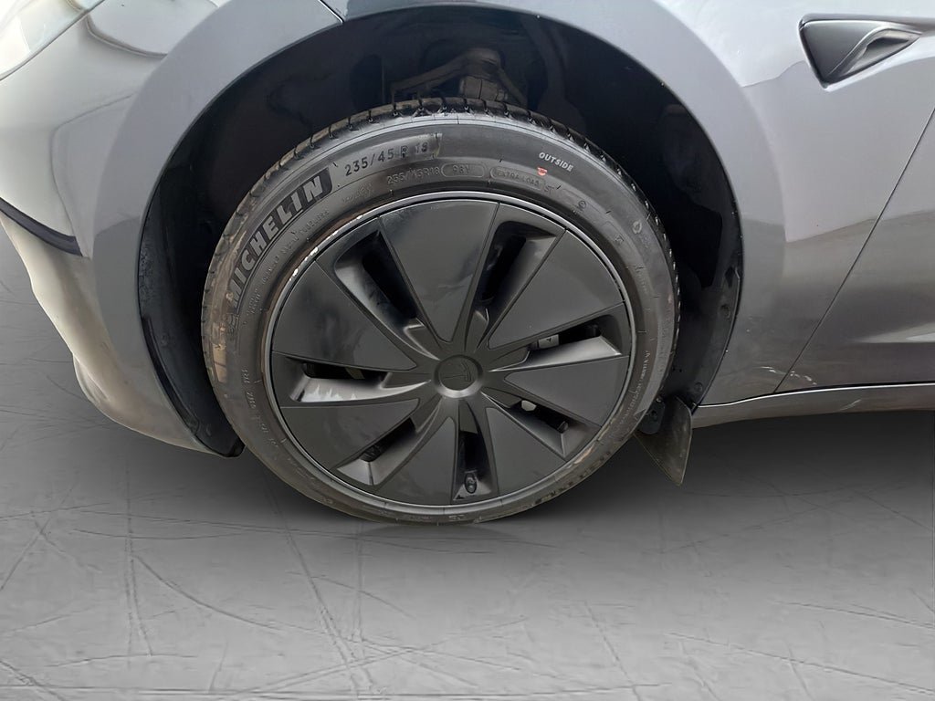 Vehicle Image 31