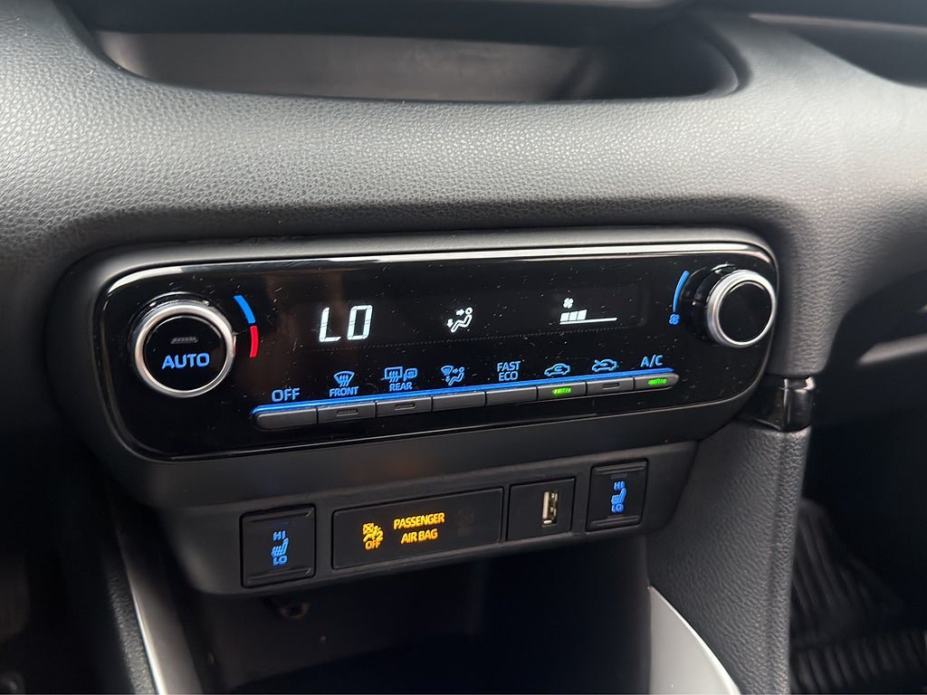 Vehicle Image 25