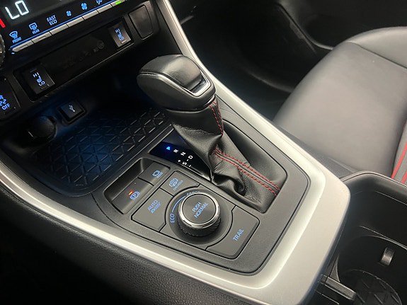 Vehicle Image 24